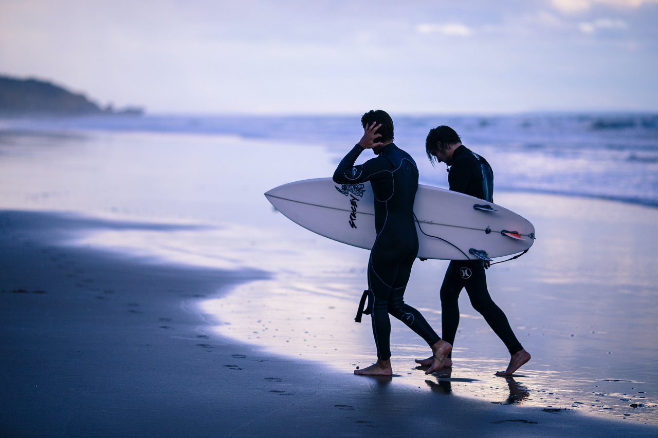 Jak prawidłowo należy dobrać piankę surfingową dla siebie?